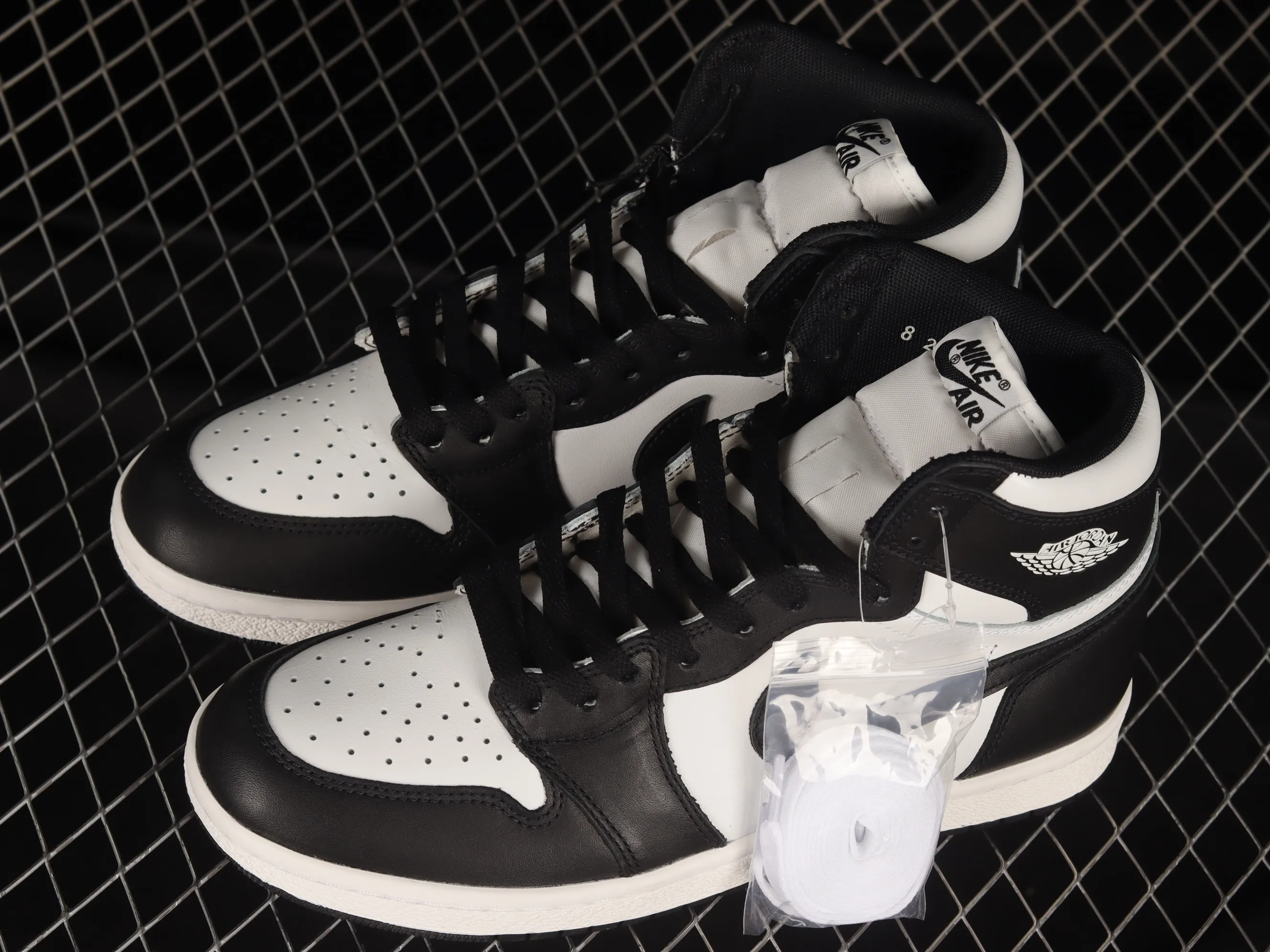 All categories Air Jordan Jordan series basketball shoes Air Jordan 1 High pure original version Air Jordan 1 High 85 "Black White" AJ1 Joe 1 black and white panda BQ4422-001